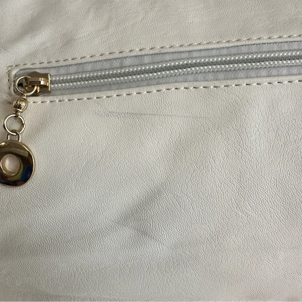 Scarleton White Faux Leather Bag Black Wooden Handle Floral Embellishment‎ Retro